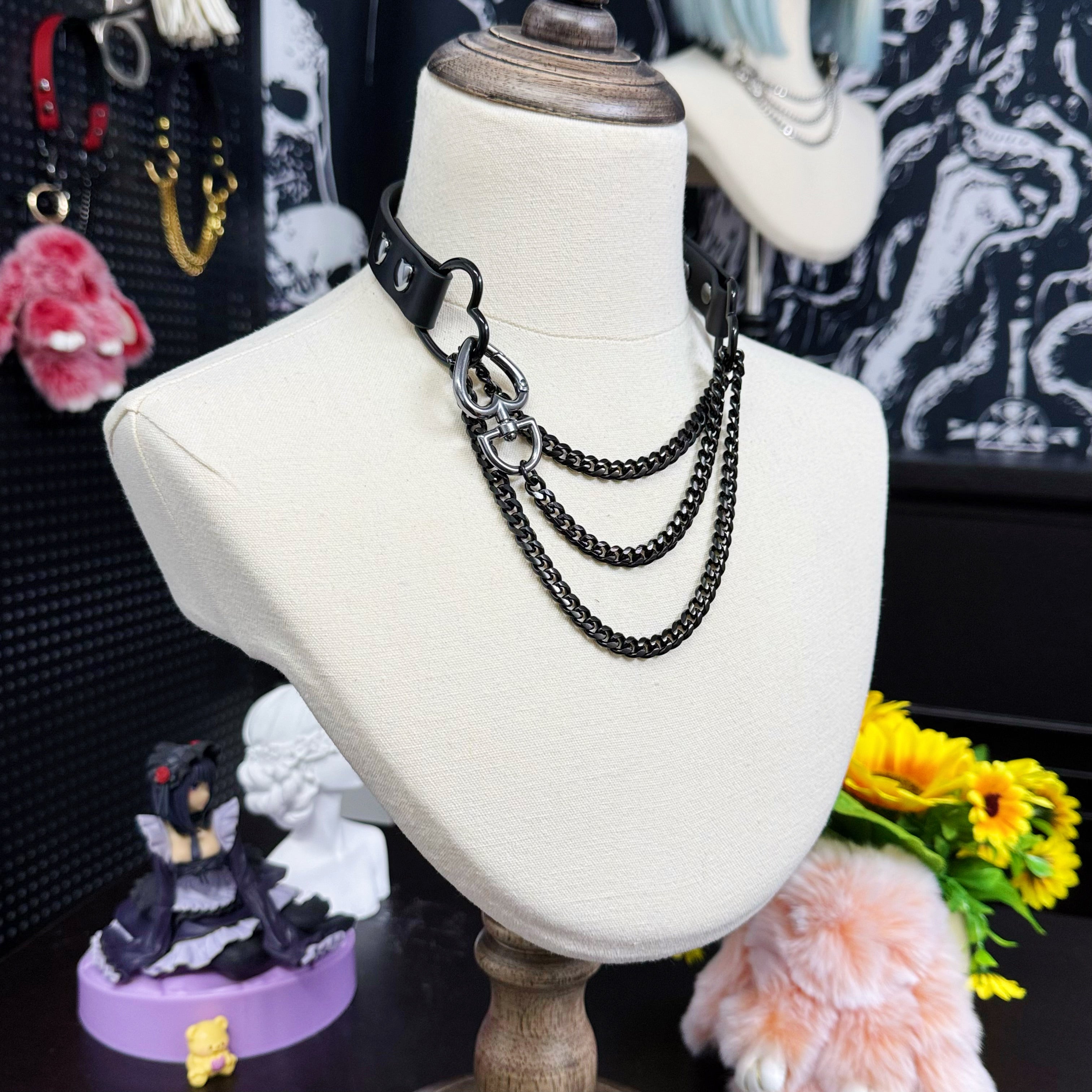 Luxe Chain (Fashion Layered Chain Leather Choker Necklace) (Premium Jet Black Leather-Black Chain with Heart)