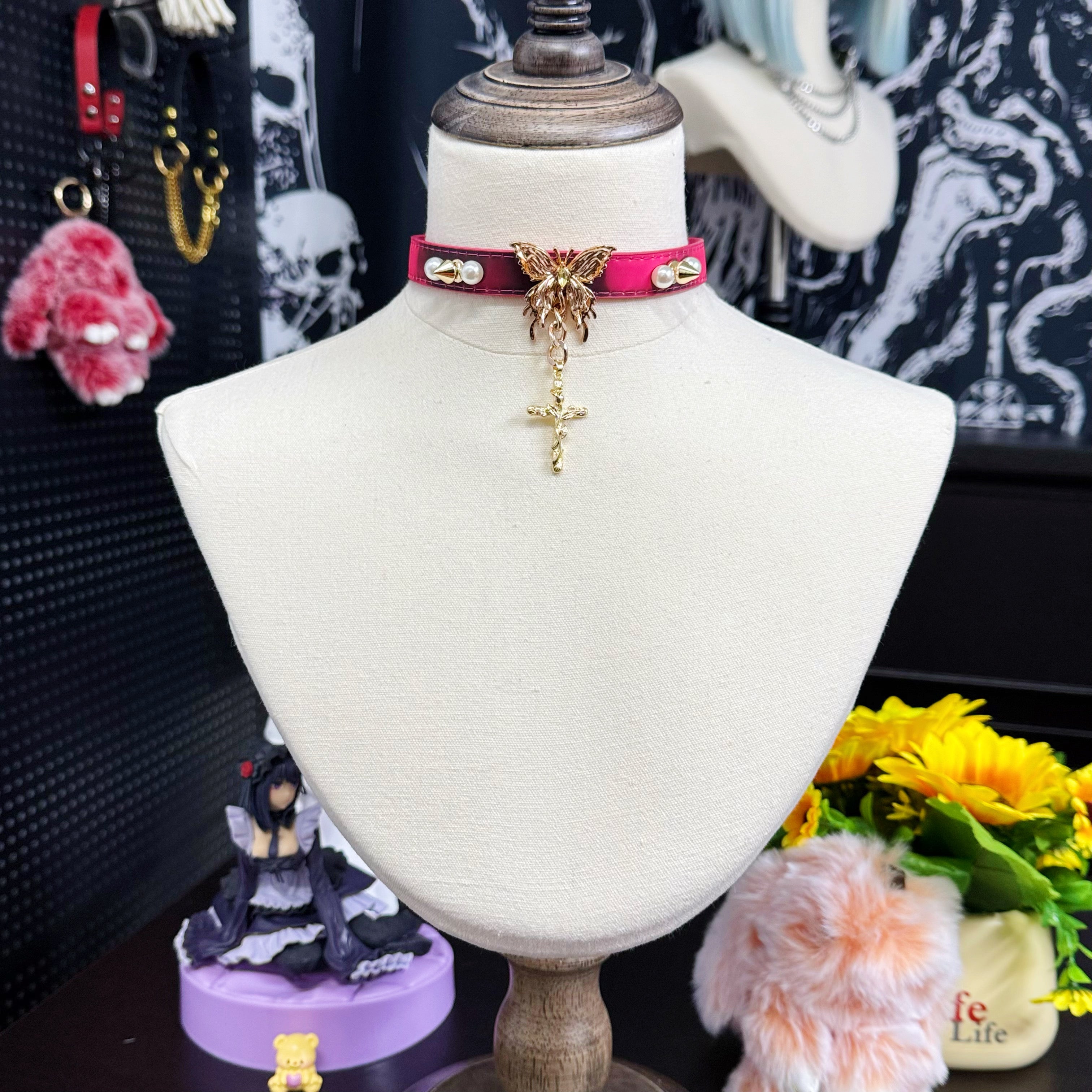 Handmade Heat Reactive Rouge Leather Choker with Butterfly Cross Pendant, Color-Changing Collar with Spikes and Pearls