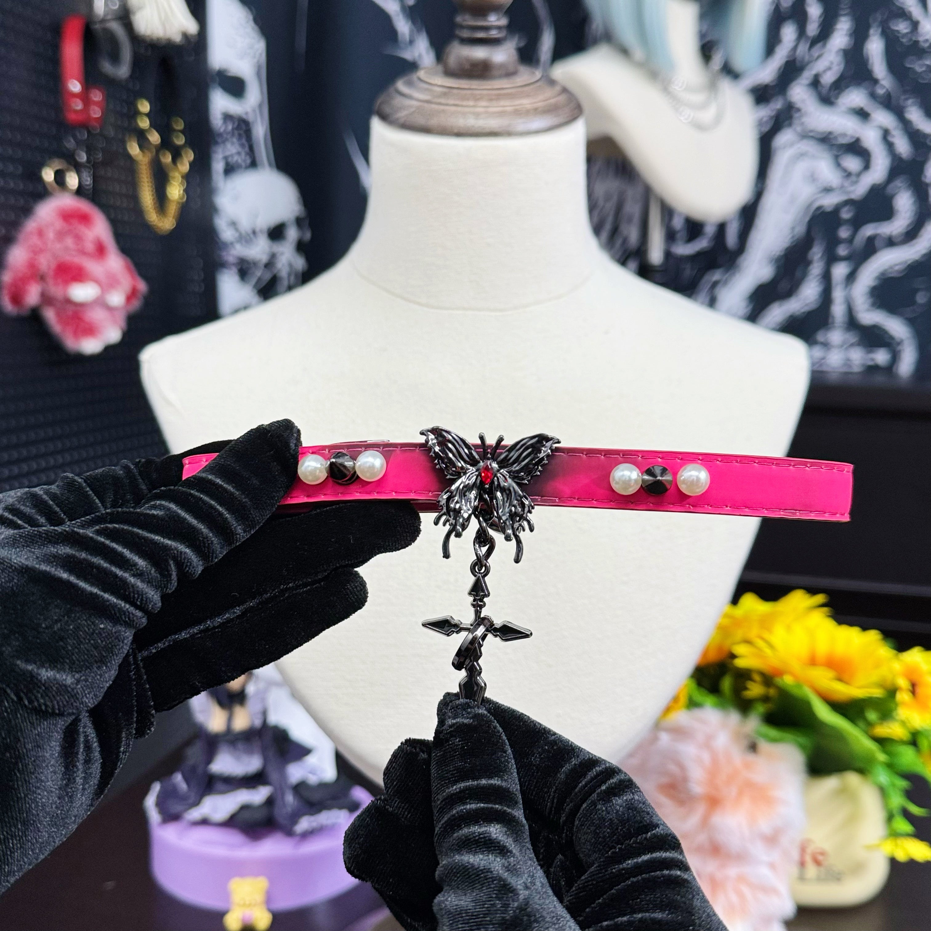 Handmade Heat Reactive Rouge Leather Choker with Butterfly Cross Pendant, Color-Changing Collar with Spikes and Pearls