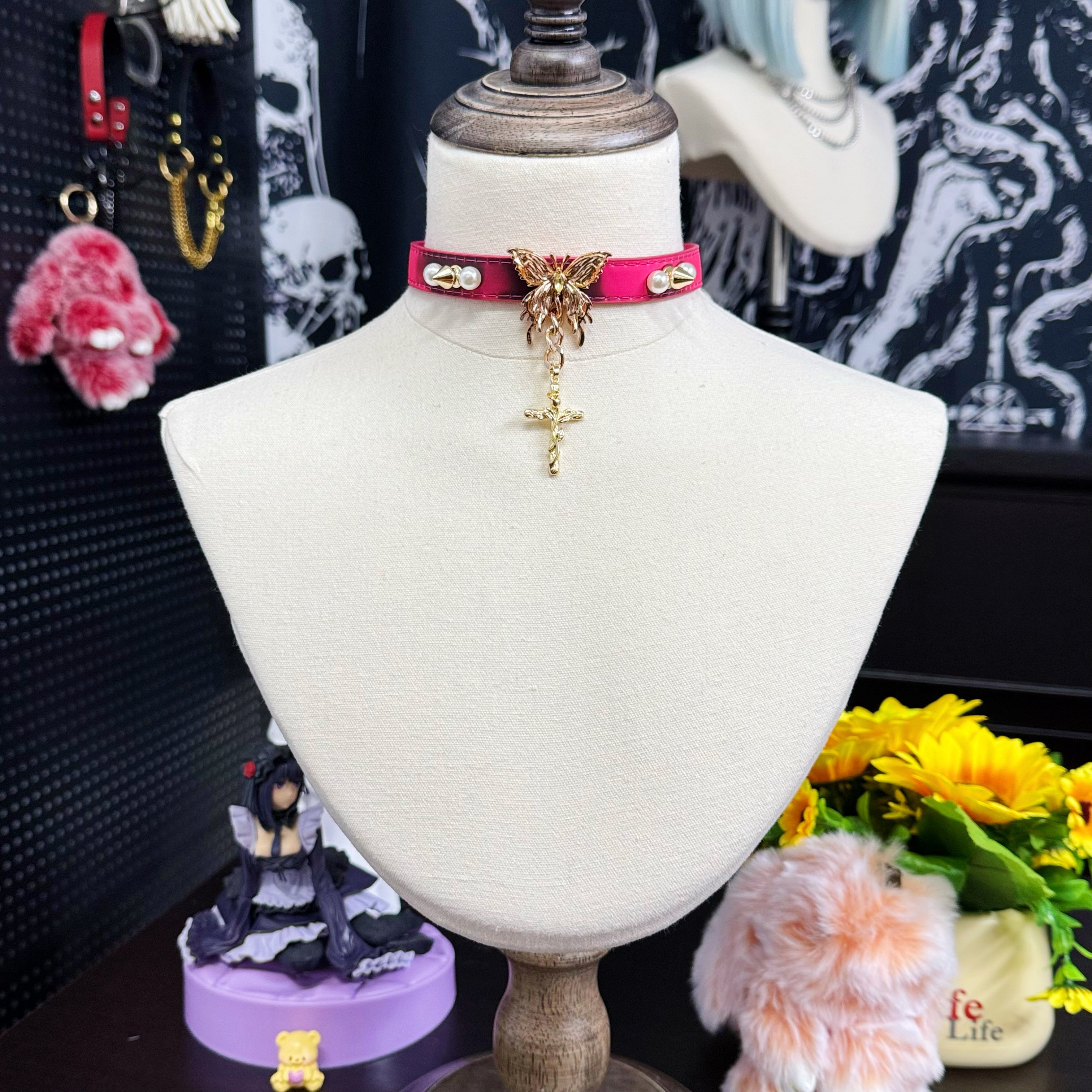 Handmade Heat Reactive Rouge Leather Choker with Butterfly Cross Pendant, Color-Changing Collar with Spikes and Pearls