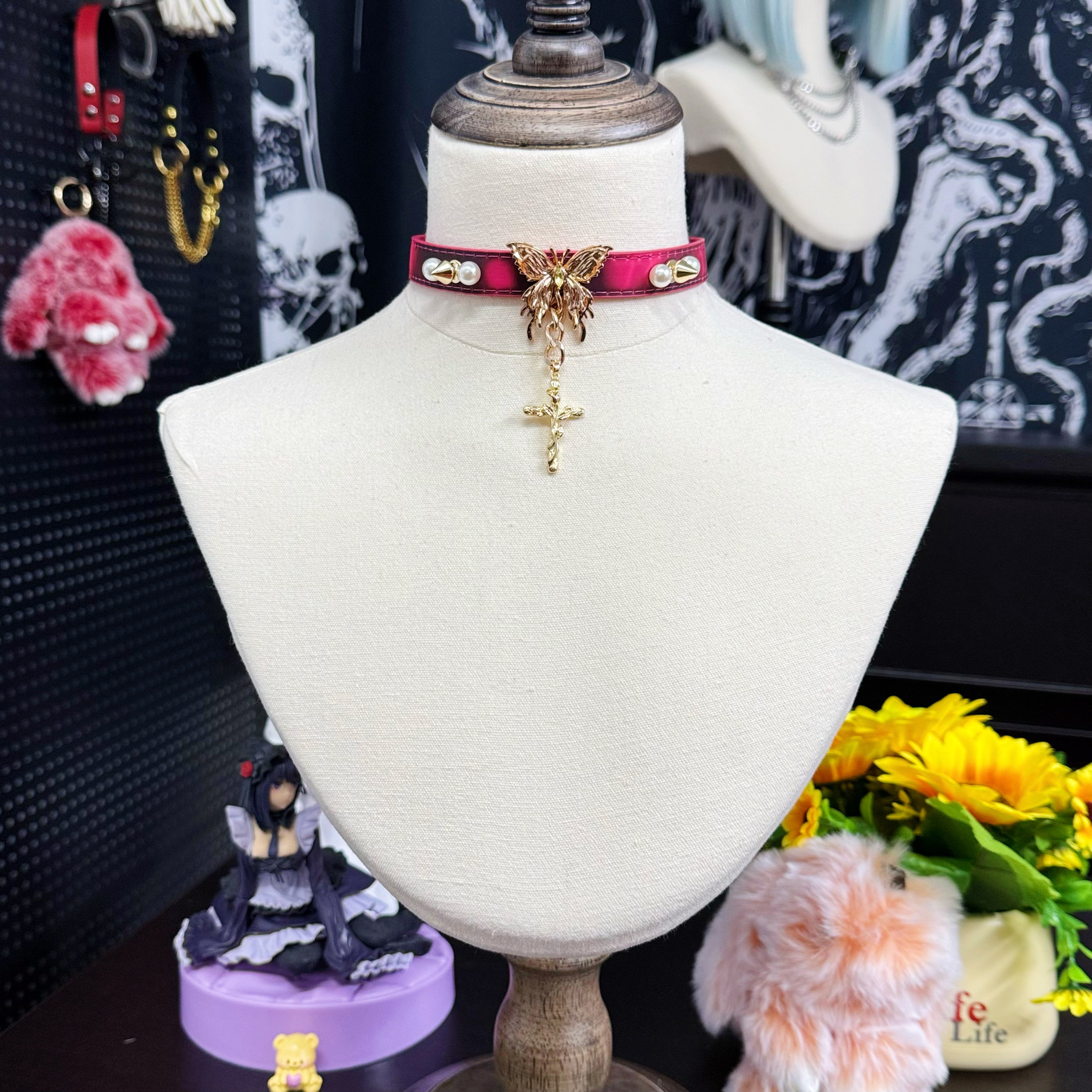 Handmade Heat Reactive Rouge Leather Choker with Butterfly Cross Pendant, Color-Changing Collar with Spikes and Pearls