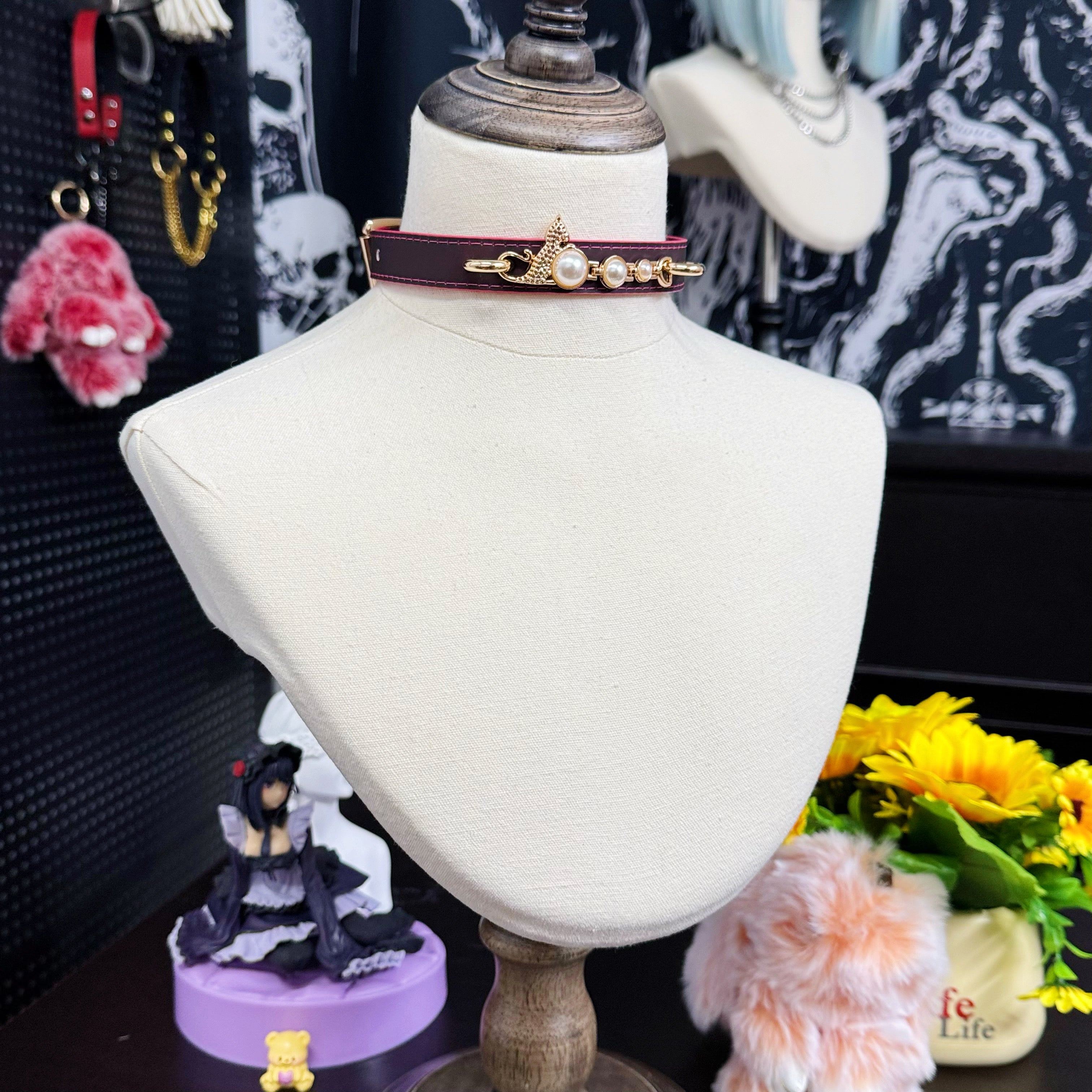 Handmade Heat Reactive Rouge Leather Choker, Color-Changing Collar with Leopard Accent & Pearl Details