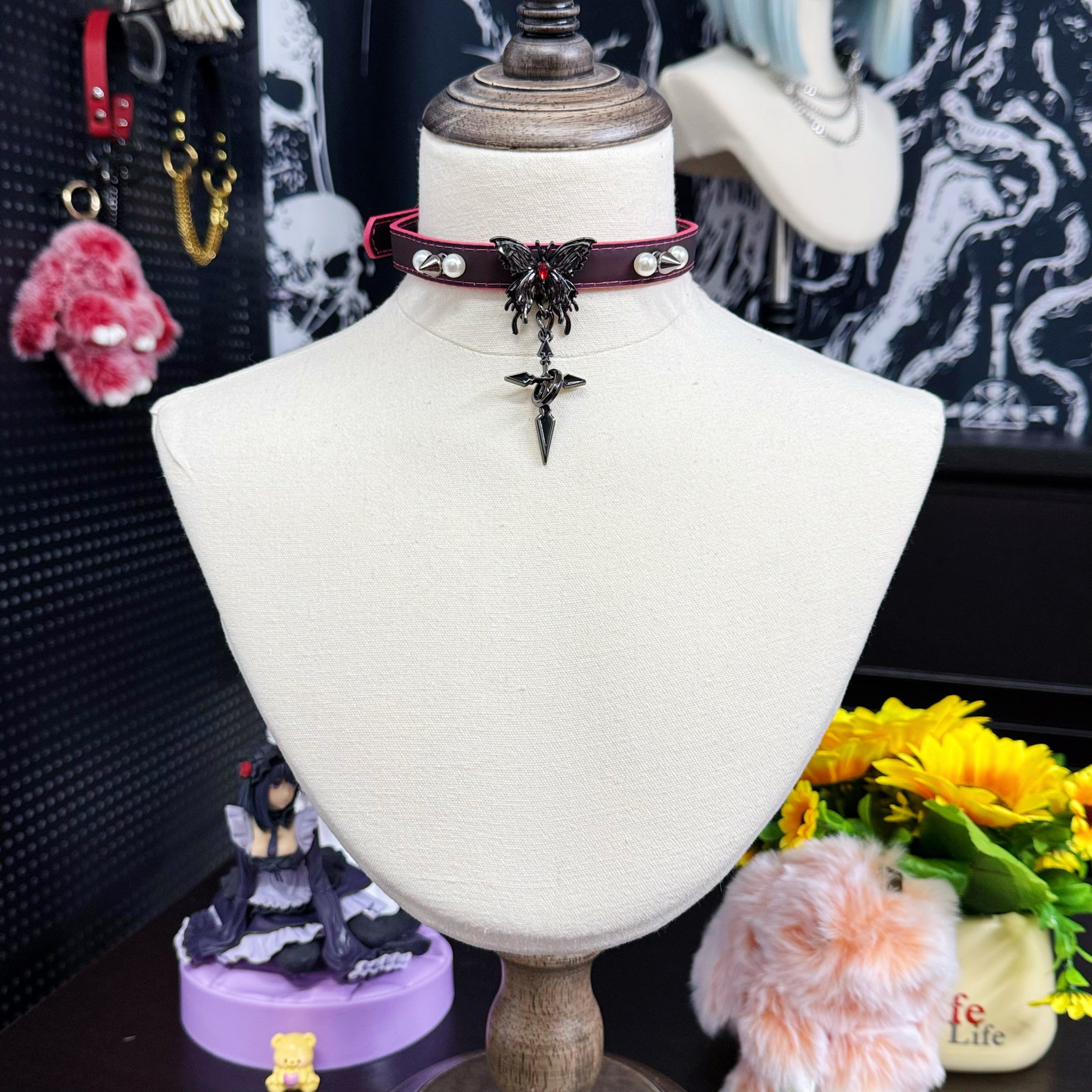Handmade Heat Reactive Rouge Leather Choker with Butterfly Cross Pendant, Color-Changing Collar with Spikes and Pearls