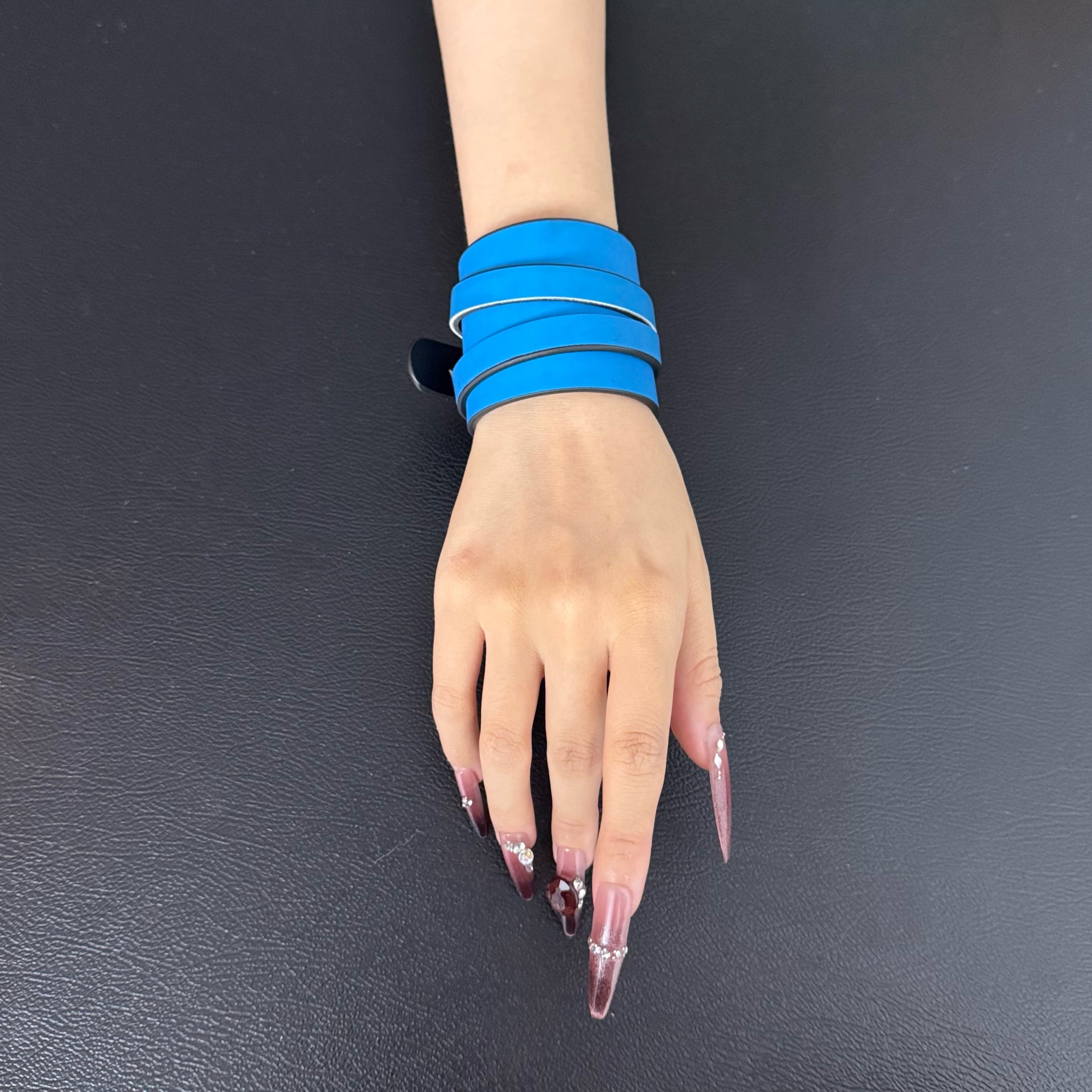 Unisex Color-Changing Leather Dual-Wear Bracelet-Charcoal to Blue (Heat Reactive)