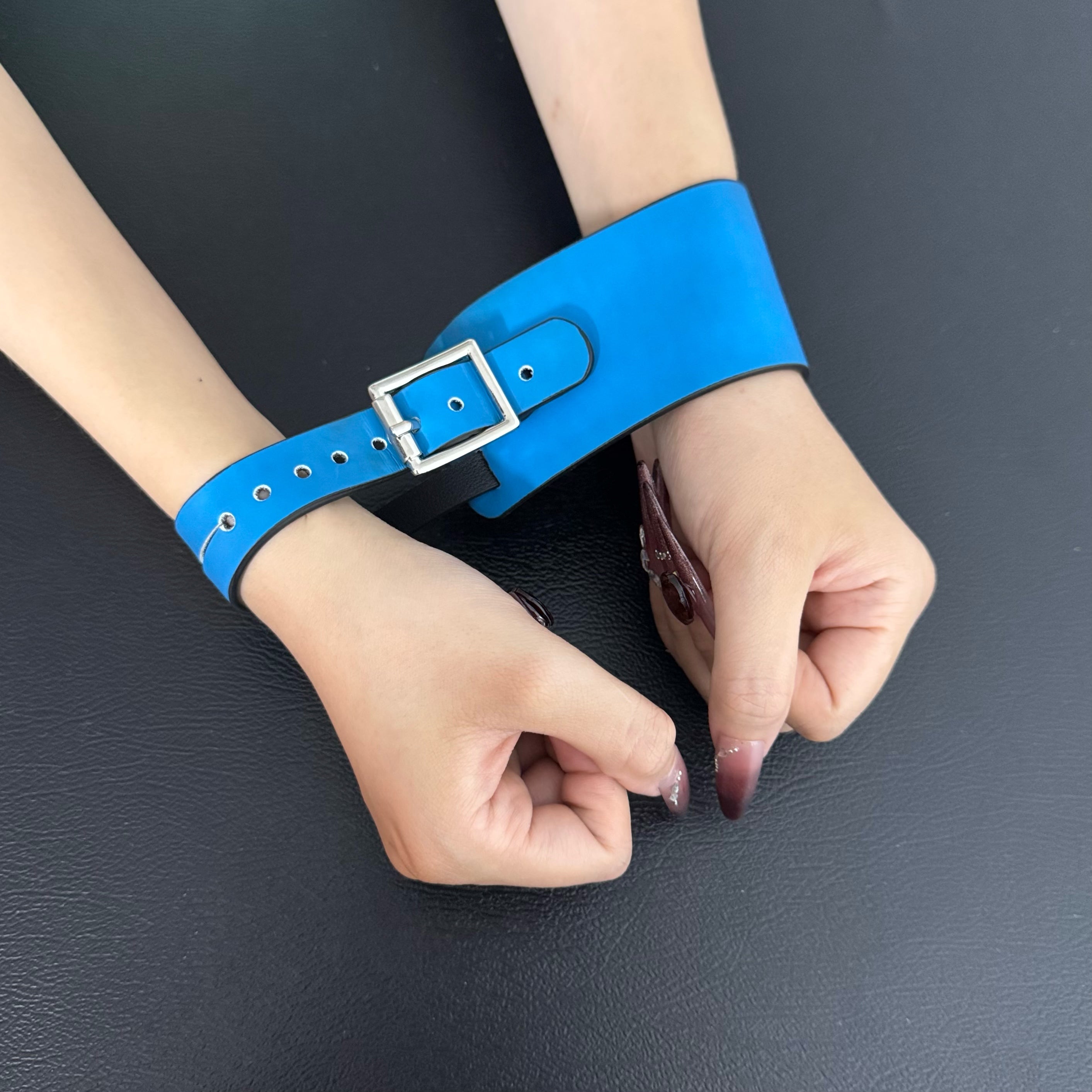 Unisex Color-Changing Leather Dual-Wear Bracelet-Charcoal to Blue (Heat Reactive)