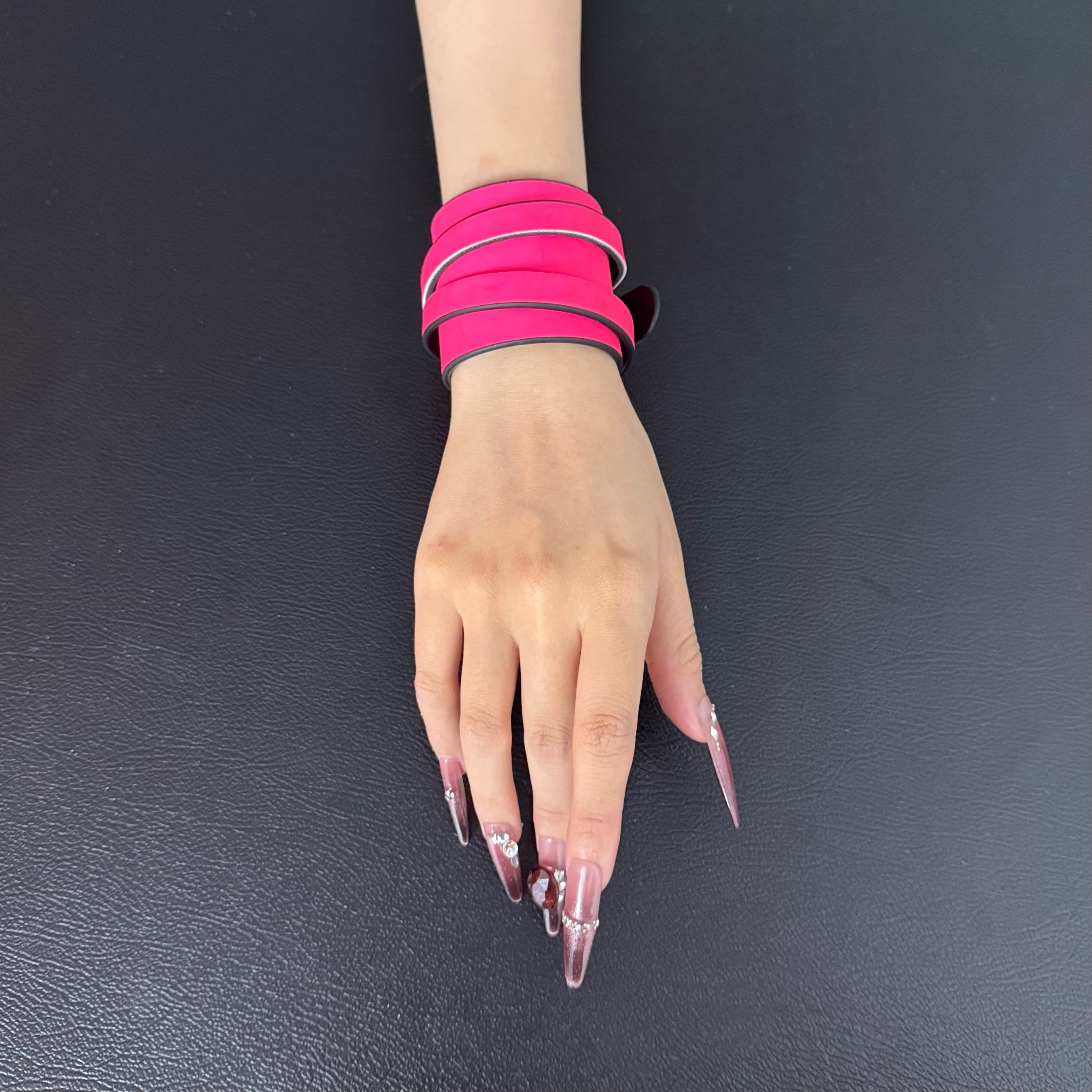 Unisex Color-Changing Leather Dual-Wear Bracelet-Wine Red to Pink (Heat Reactive)