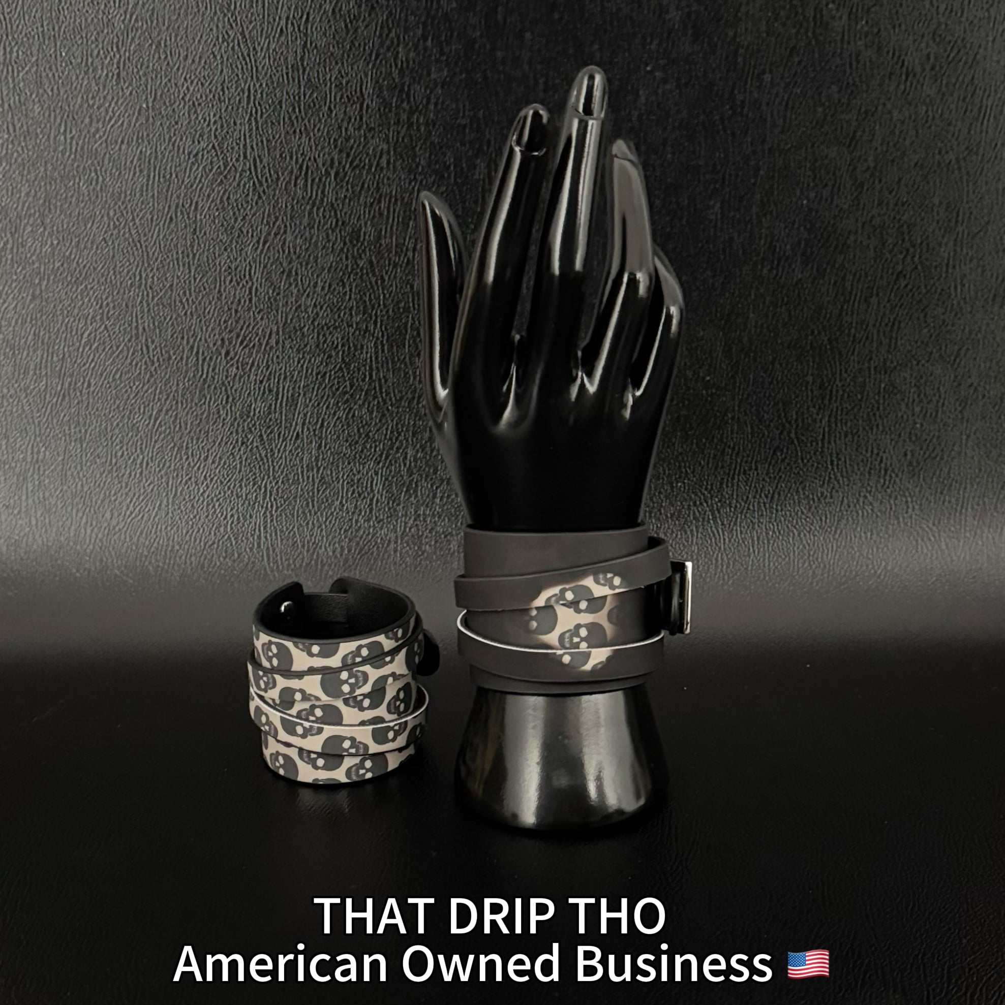 Unisex Color-Changing Leather Dual-Wear Bracelet-Black to Skull (Heat Reactive)