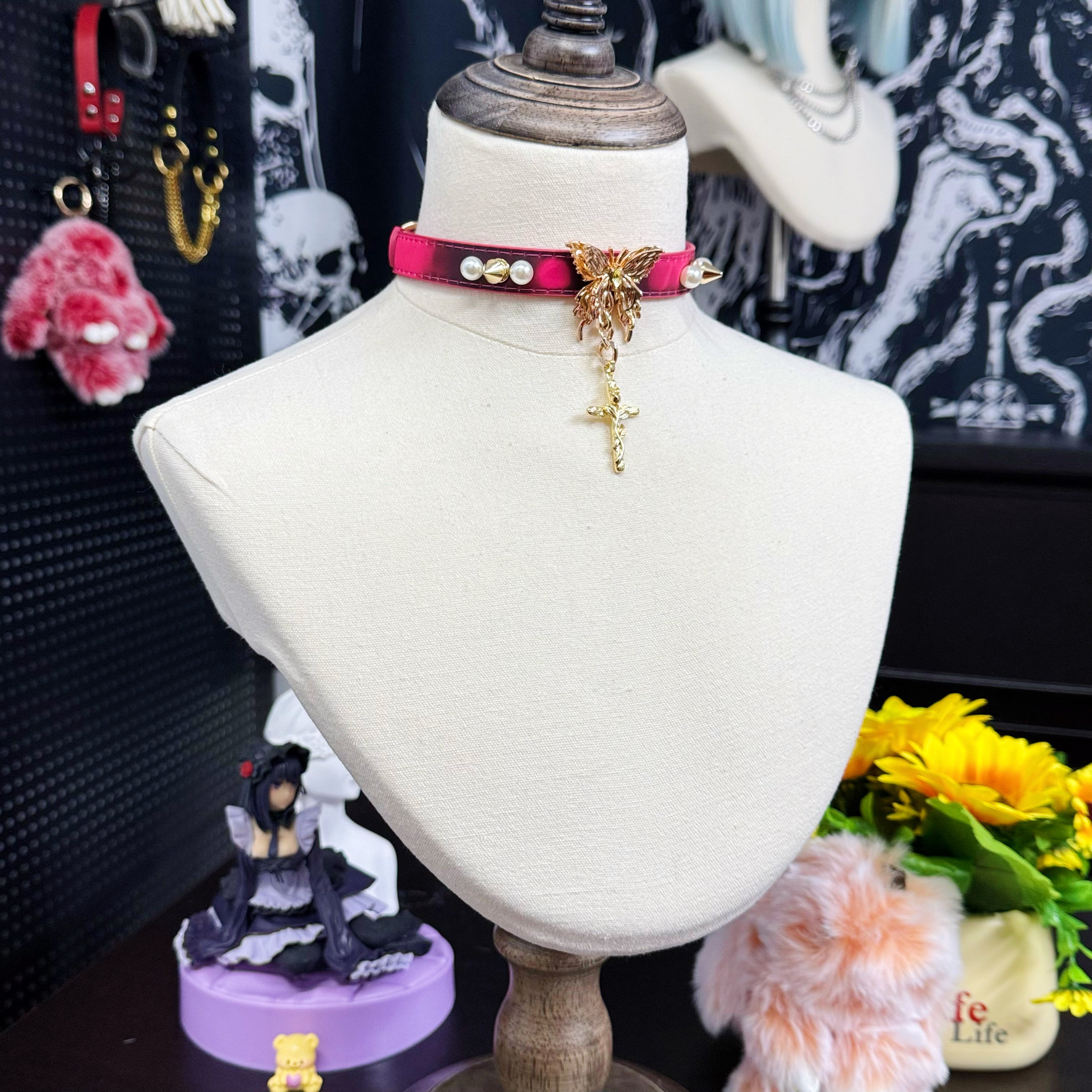 Handmade Heat Reactive Rouge Leather Choker with Butterfly Cross Pendant, Color-Changing Collar with Spikes and Pearls
