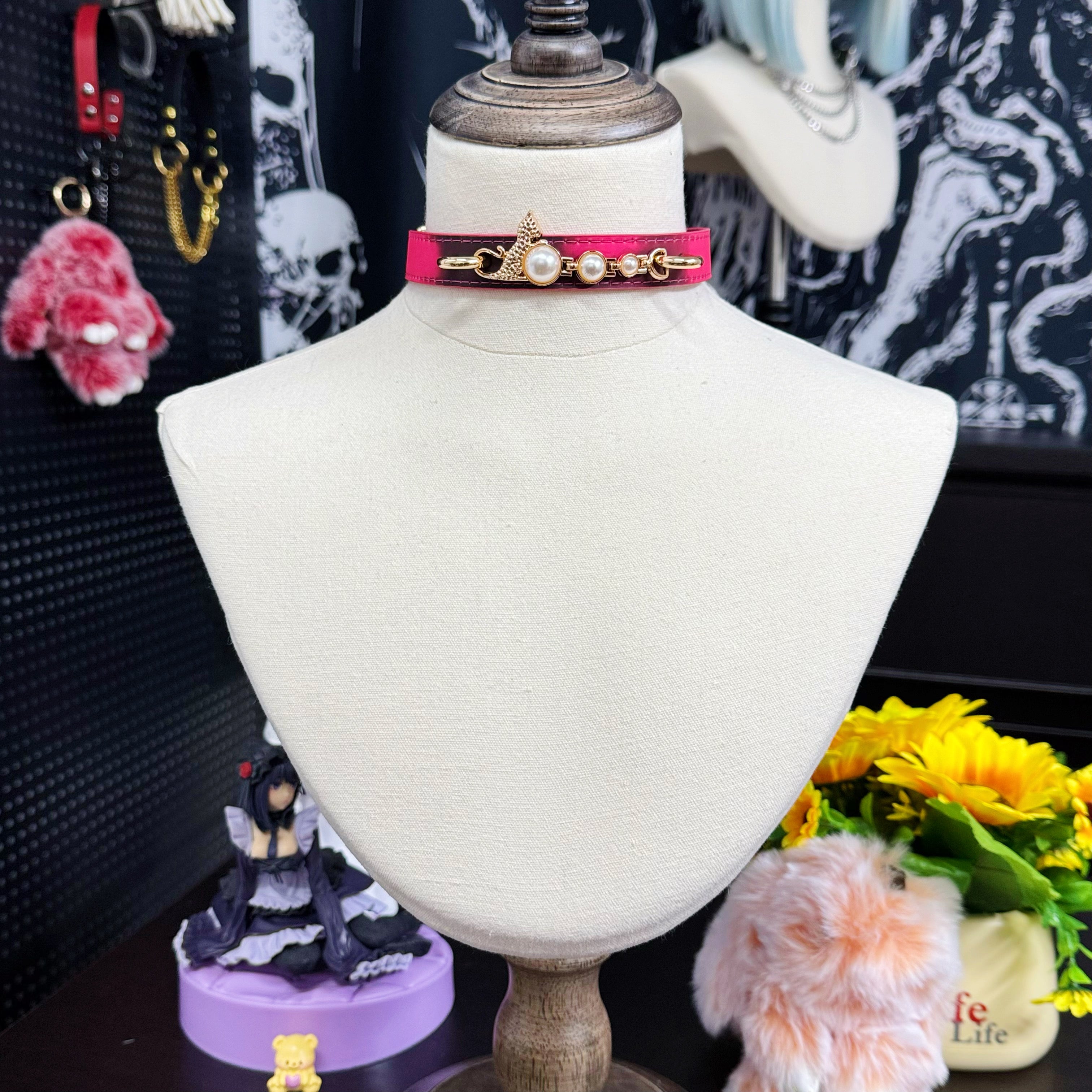 Handmade Heat Reactive Rouge Leather Choker,  Color-Changing Collar with Leopard Accent & Pearl Details