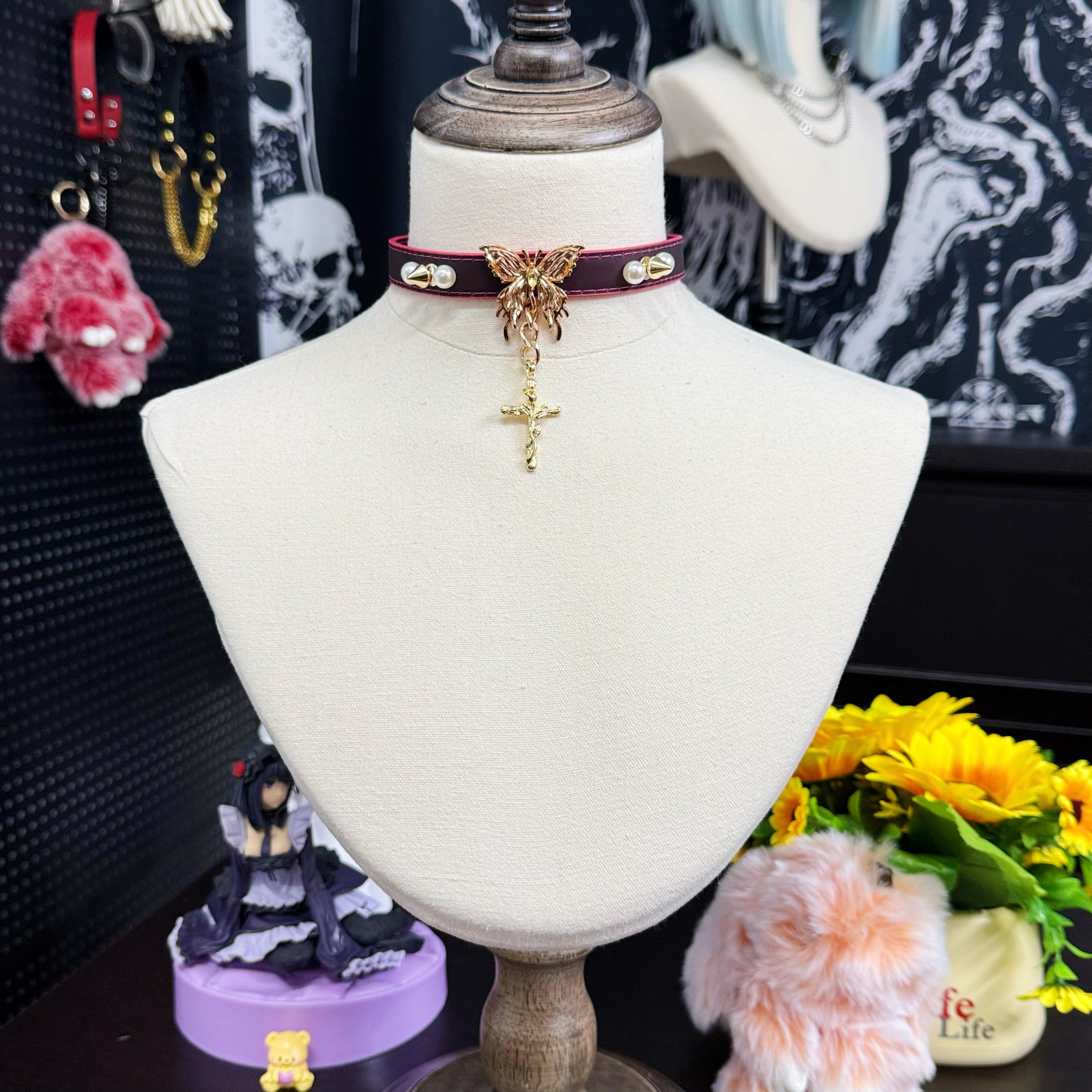Handmade Heat Reactive Rouge Leather Choker with Butterfly Cross Pendant, Color-Changing Collar with Spikes and Pearls
